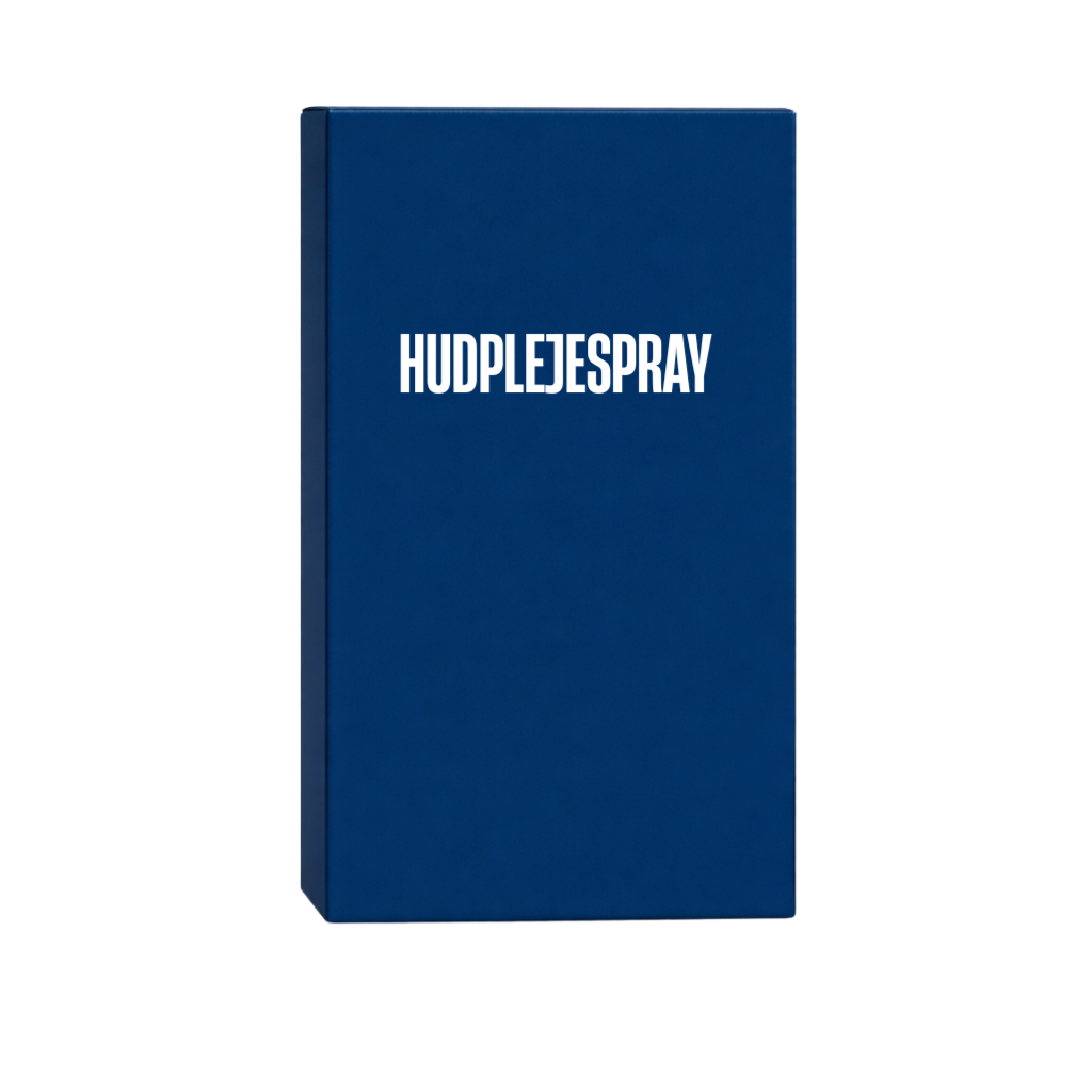 Hudplejespray produktpakke i blå farve med tydelig tekst